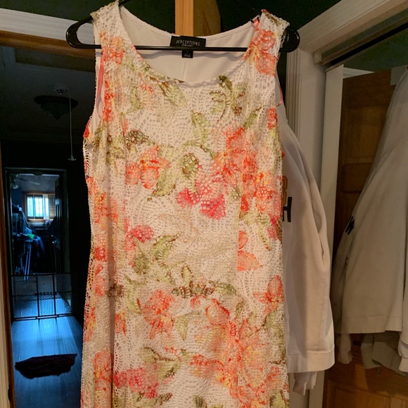 Beautiful floral dress with jacket only worn once - Picture 4 of 7